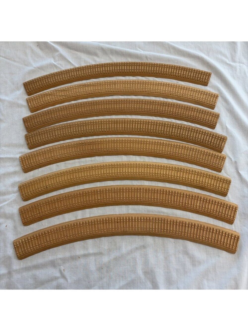 Vintage Tru-Scale HO Self-Gauging Wood Roadbed CR24 24" Radius Full Circle 8pc
